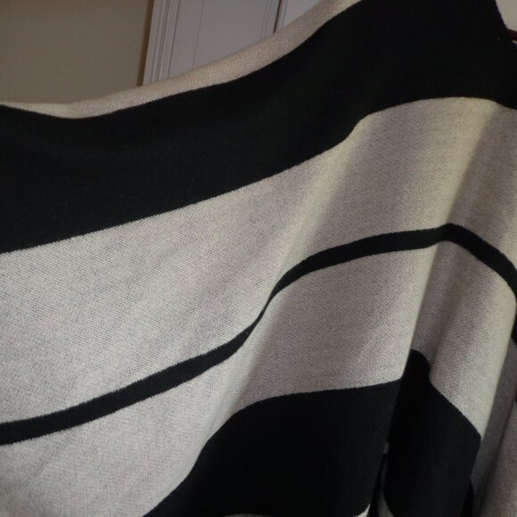 NWOT JACK & MISSY WRAPSODAY WRAP SHRUG O/S BLACK/NATURAL WHIP STITCHING - Picture 10 of 13